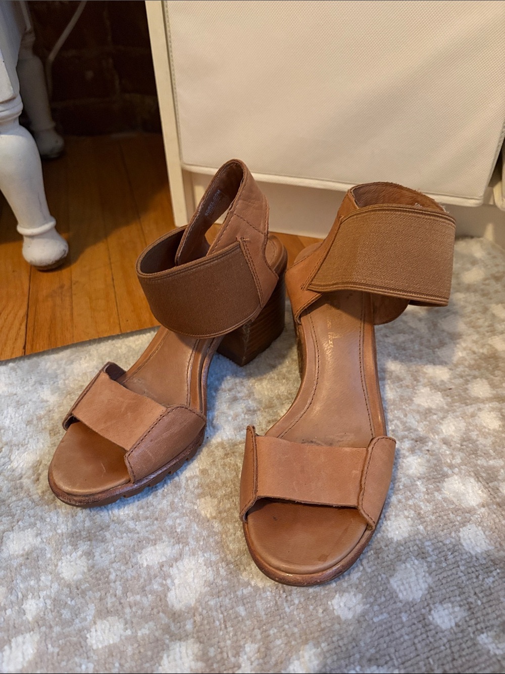 Sorel Tan Brown Block Heel Sandals with Wide Ankle Strap